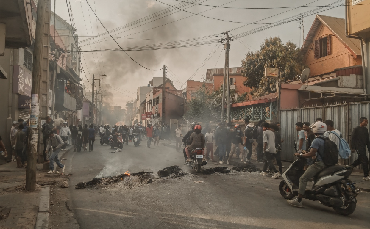 Quand la jeunesse relève Madagascar. C'est tout un pays qui respire à nouveau
